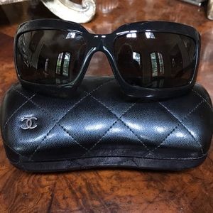 Chanel sunglasses nwot